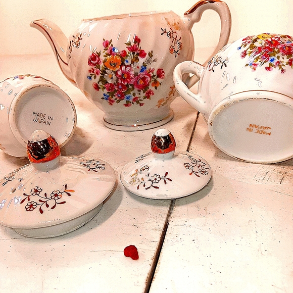 3 Piece Tea Set Pot, Creamer, & Sugar Bowl- Pink &Yellow Roses - Picture 1 of 6